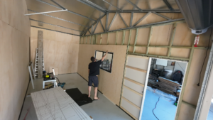 Insulating & Lining The Shed Walls 4